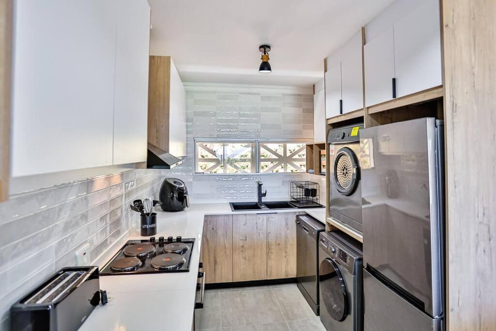Large Sea View, Walk To Eateries, Loadshed Free Lejlighed Ballito Eksteriør billede